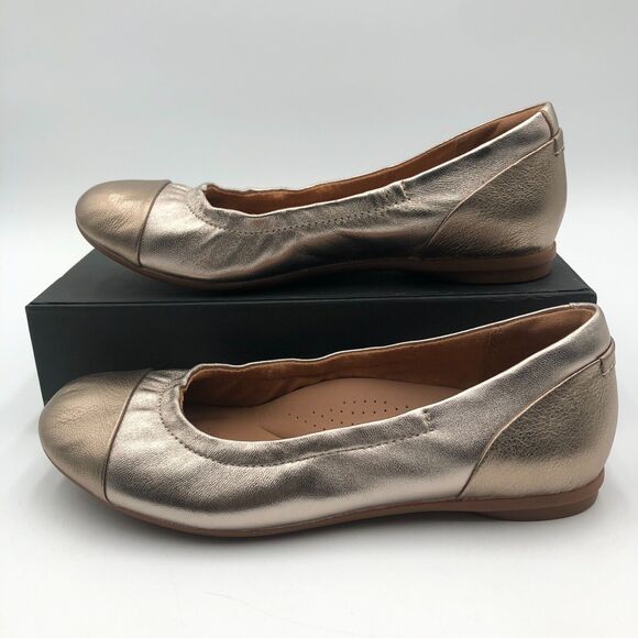 Clarks Artisan Rena Flats Women's Size 6.5 W Gold Metallic Cap toe - Picture 3 of 10